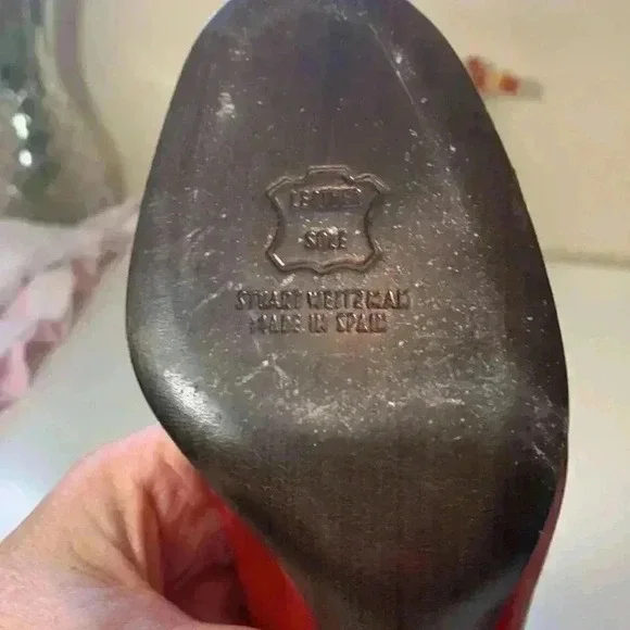 Stuart Weitzman, candy apple red heels with peep toe, 7 1/2 narrow - Picture 5 of 13